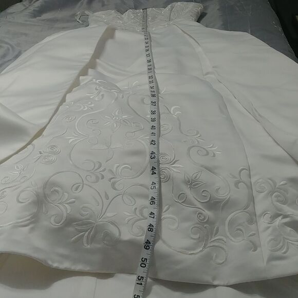 David's Bridal 2003 White Strapless Princess Wedding Dress Embriodered Dress 6 - Picture 10 of 15